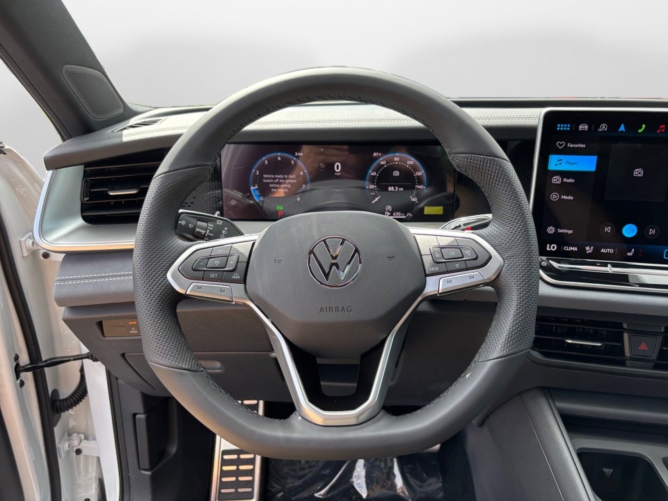 2025 Volkswagen Tiguan 2.0T SE R-Line Black