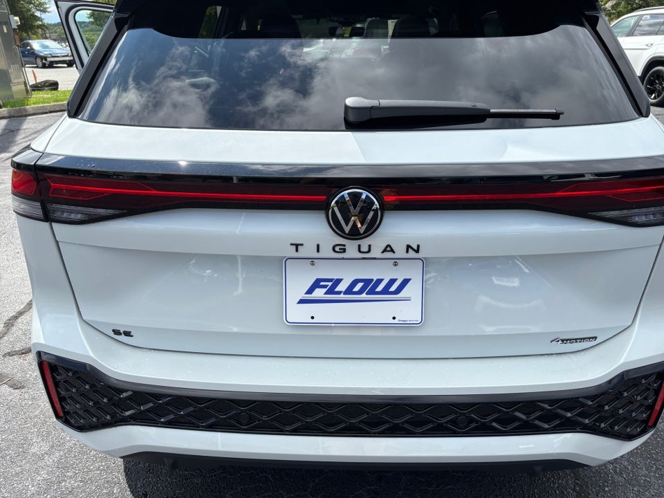 2025 Volkswagen Tiguan 2.0T SE R-Line Black