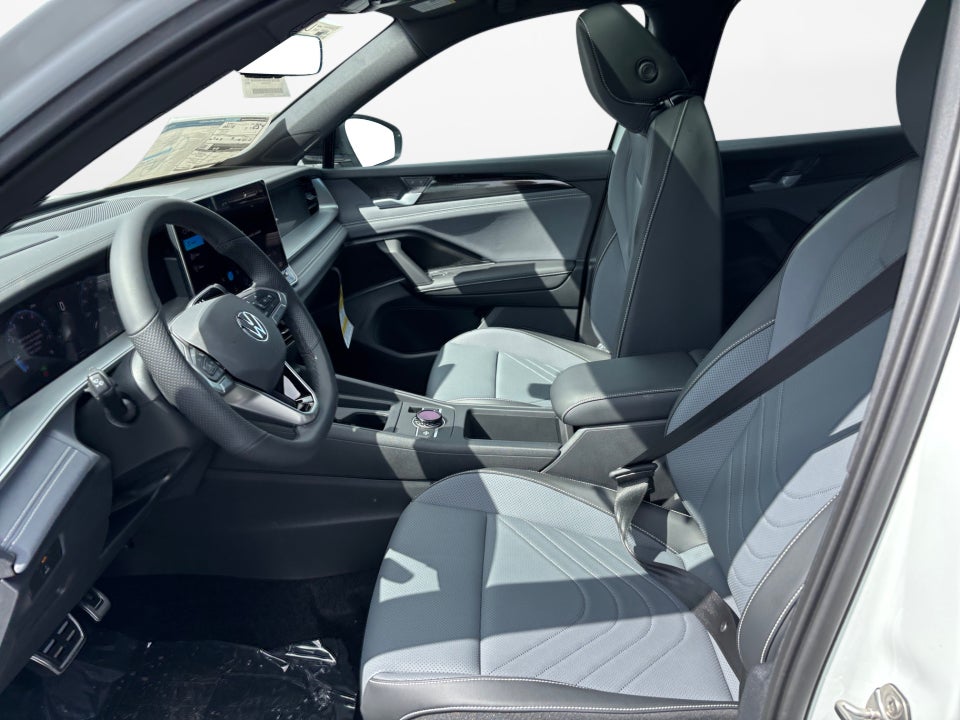 2025 Volkswagen Tiguan 2.0T SE R-Line Black