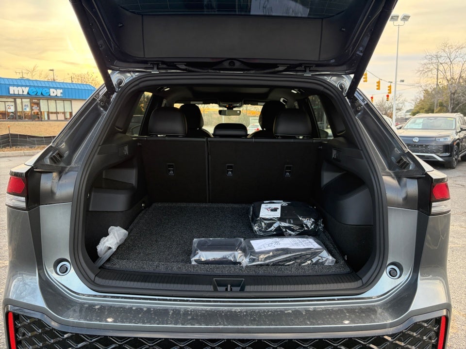 2025 Volkswagen Tiguan 2.0T SE R-Line Black