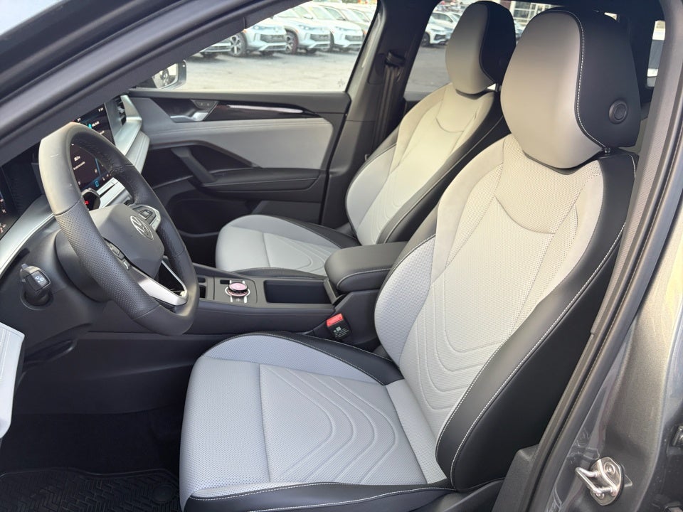 2025 Volkswagen Tiguan 2.0T SE R-Line Black