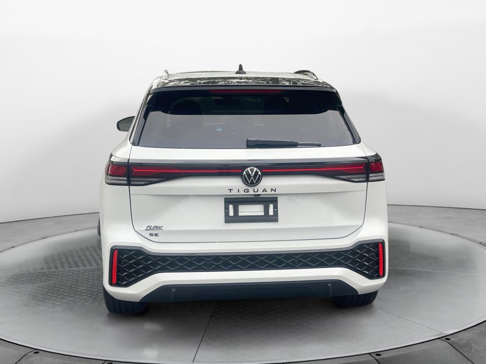 2026 Volkswagen Tiguan SE R-Line Black