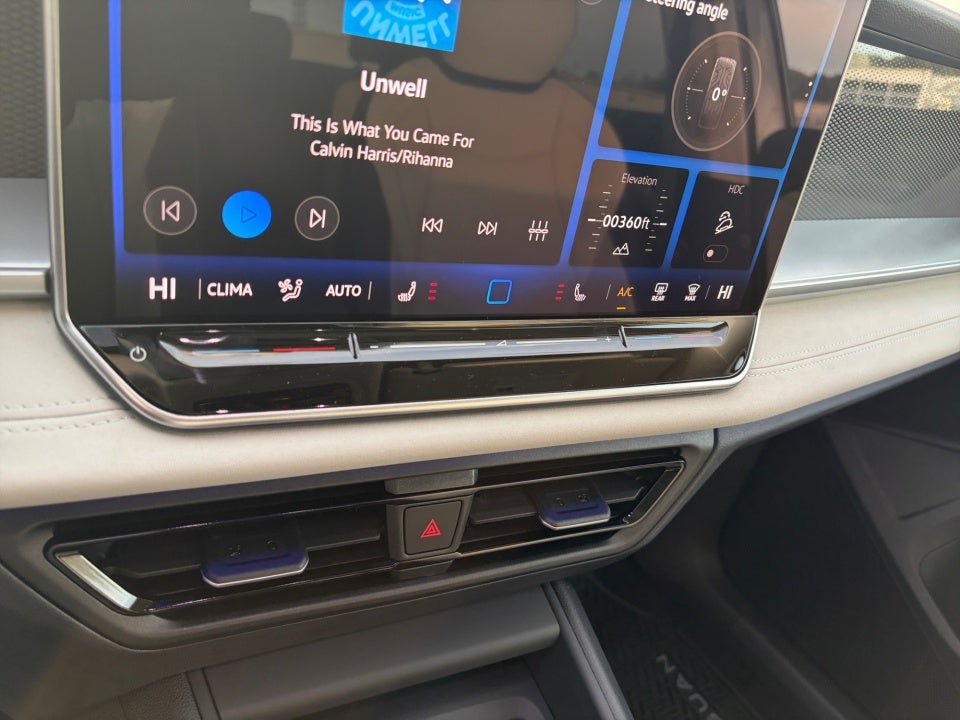 2025 Volkswagen Tiguan 2.0T SE