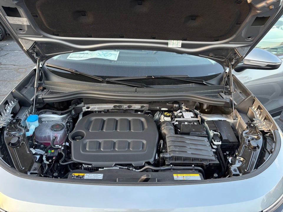 2025 Volkswagen Tiguan 2.0T SE