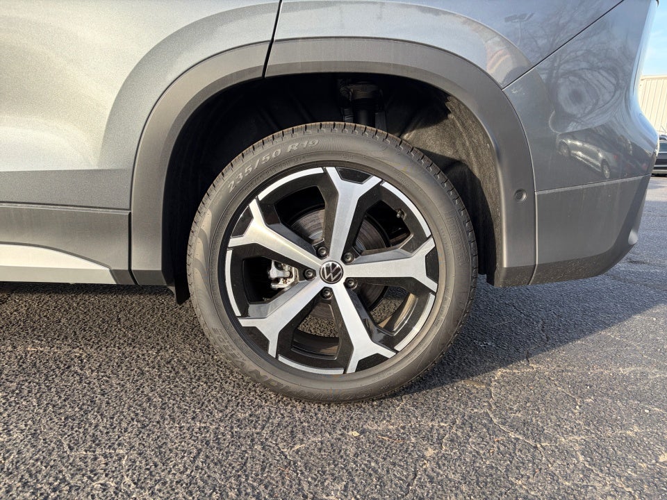 2025 Volkswagen Tiguan 2.0T SE