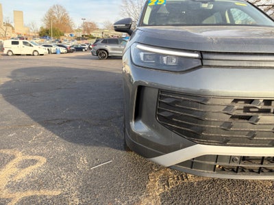 2025 Volkswagen Tiguan 2.0T SE