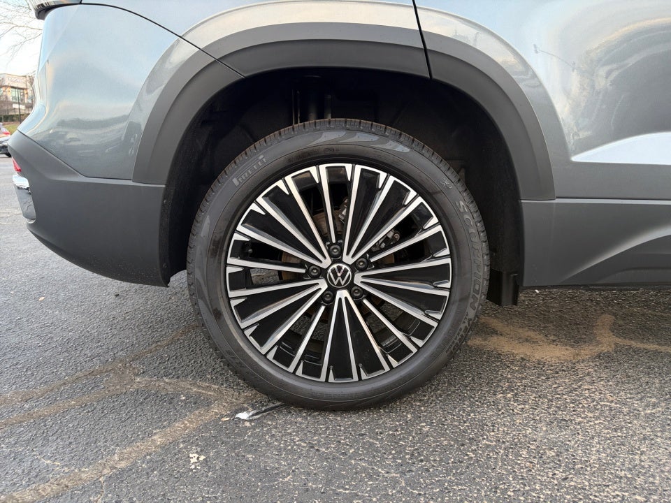 2025 Volkswagen Taos 1.5T SE