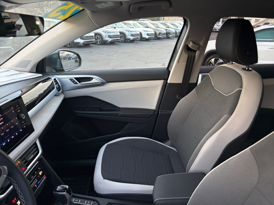 2025 Volkswagen Taos 1.5T SE