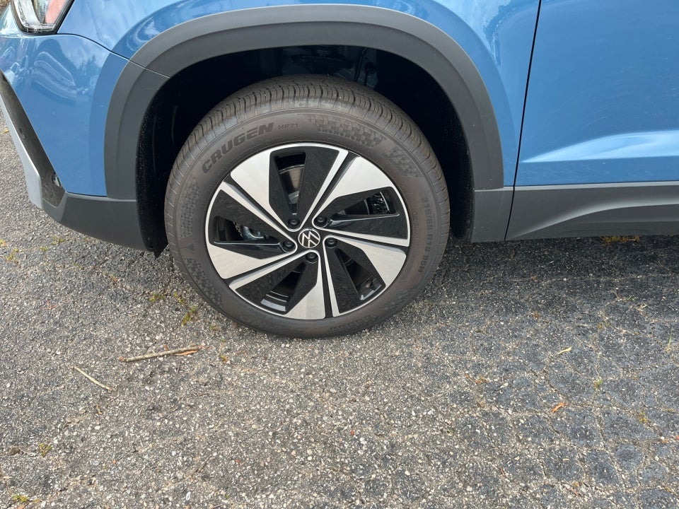 2026 Volkswagen Taos SE