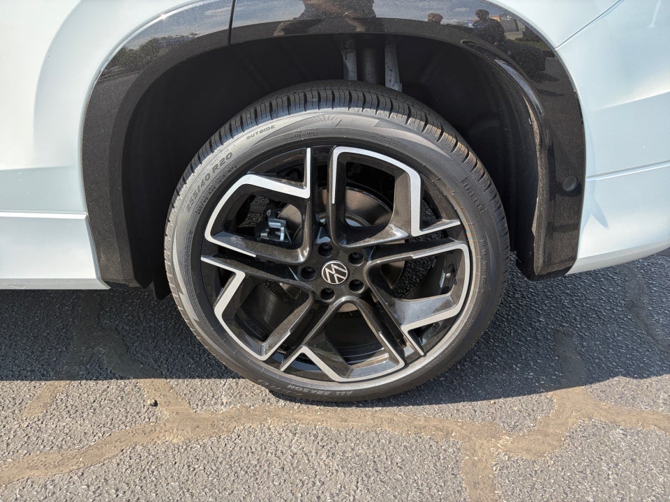 2026 Volkswagen Tiguan SEL R-Line Turbo
