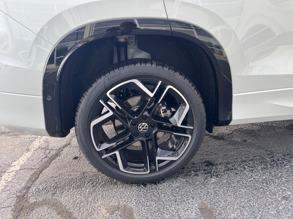 2026 Volkswagen Tiguan SEL R-Line Turbo