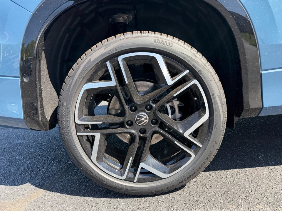 2026 Volkswagen Tiguan SEL R-Line Turbo