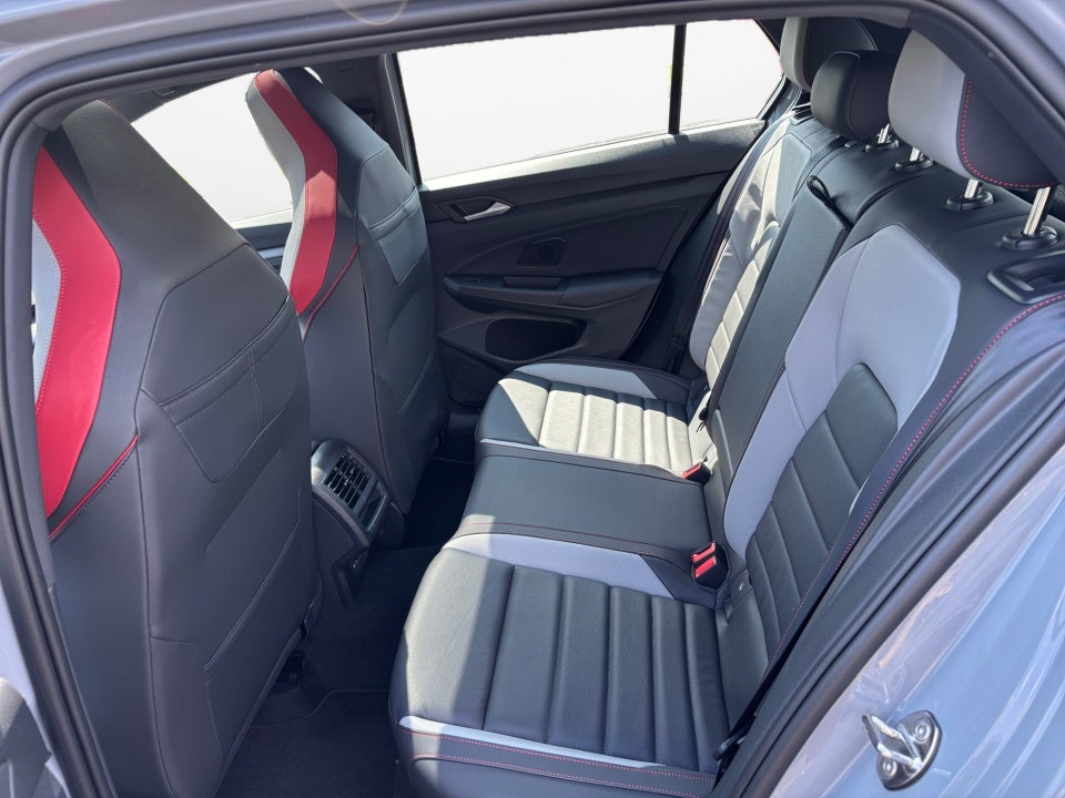 2025 Volkswagen Golf GTI 2.0T SE