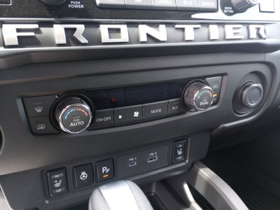 2025 Nissan Frontier SV