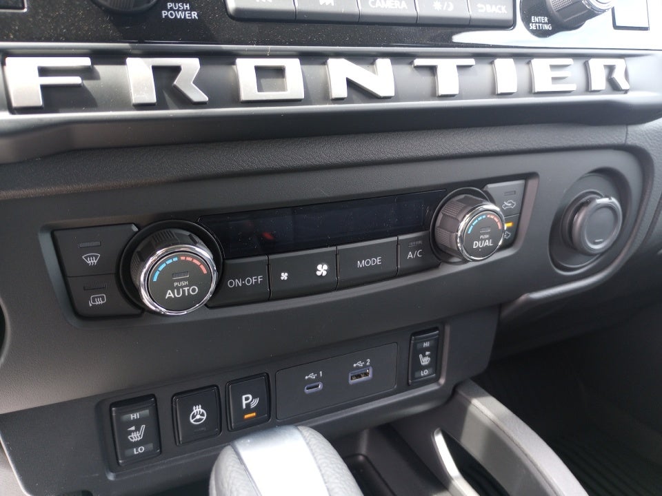 2025 Nissan Frontier SV