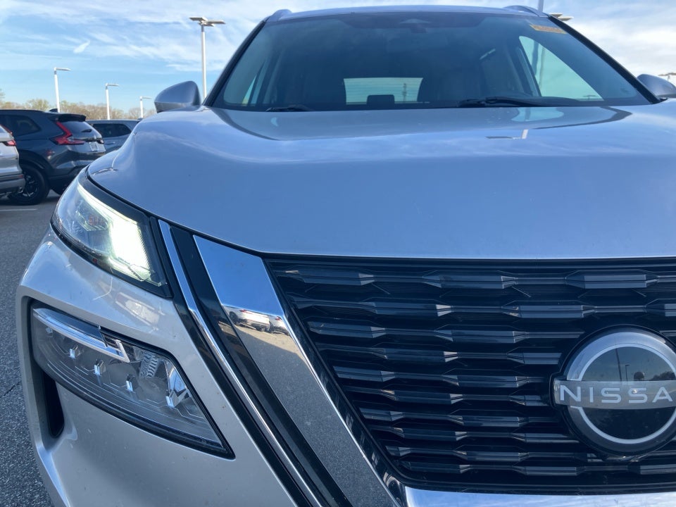 2022 Nissan Rogue SV FWD