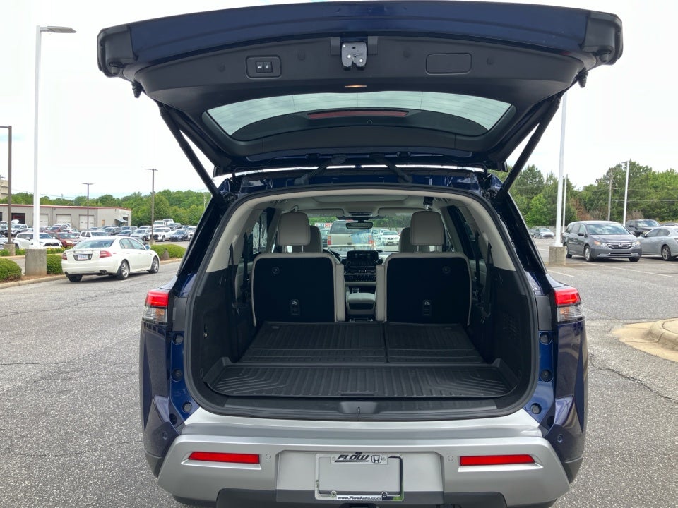 2024 Nissan Pathfinder SL 4WD