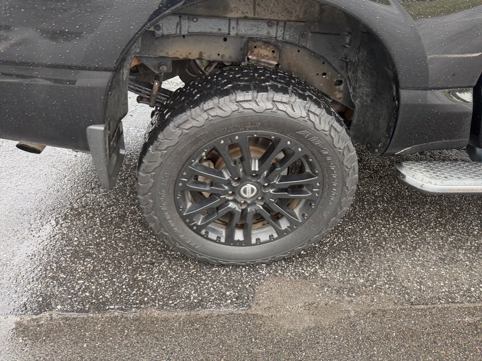 2020 Nissan TITAN SL