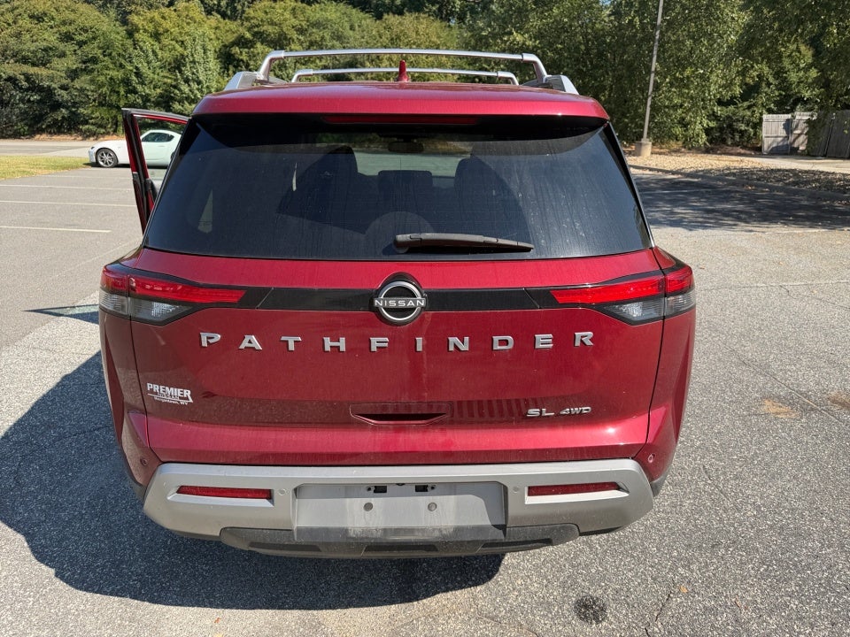 2022 Nissan Pathfinder SL
