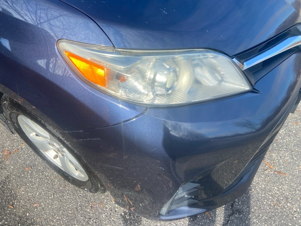 2018 Toyota Sienna LE 8 Passenger