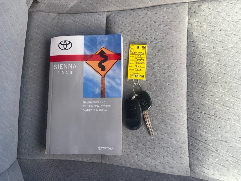 2018 Toyota Sienna LE 8 Passenger