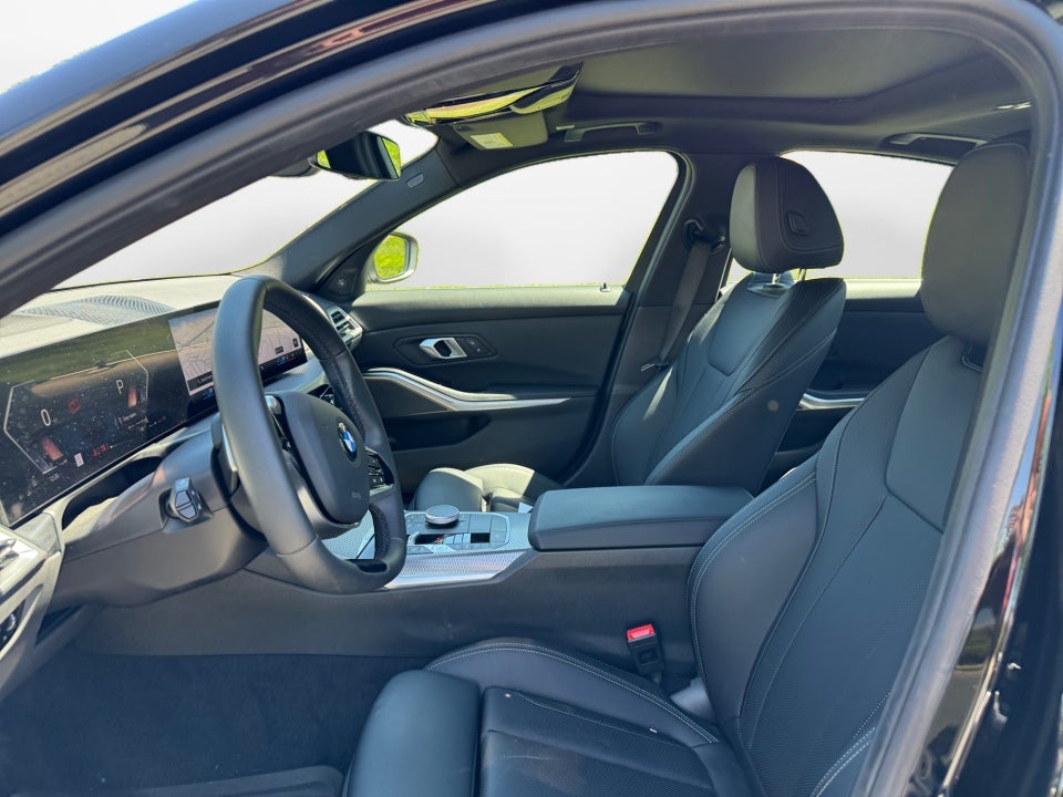 2025 BMW 330i xDrive