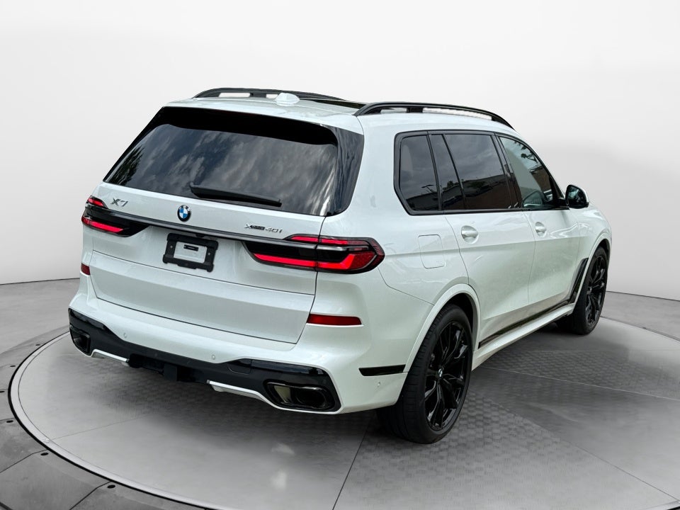 2025 BMW X7 xDrive40i