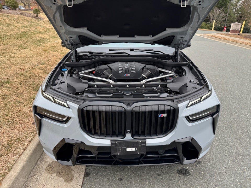 2023 BMW X7 M60i