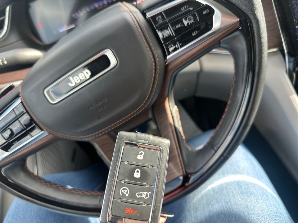 2023 Jeep Grand Cherokee L Summit 4x4