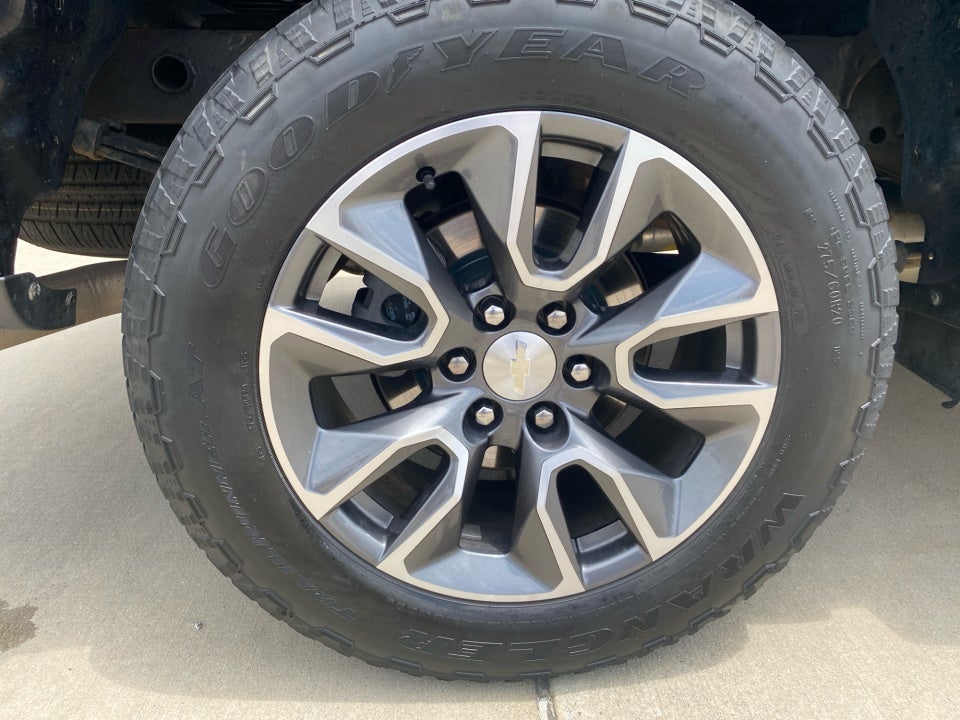 2022 Chevrolet Silverado 1500 4WD Crew Cab Short Bed LT with 2FL
