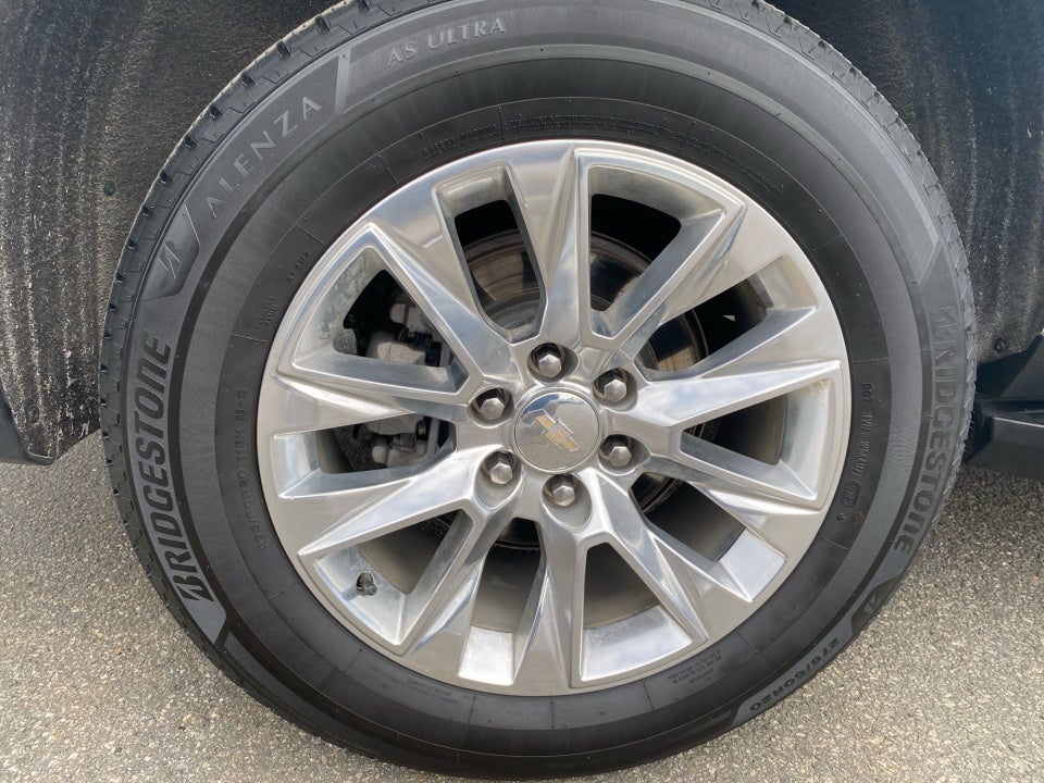 2023 Chevrolet Suburban 2WD Premier