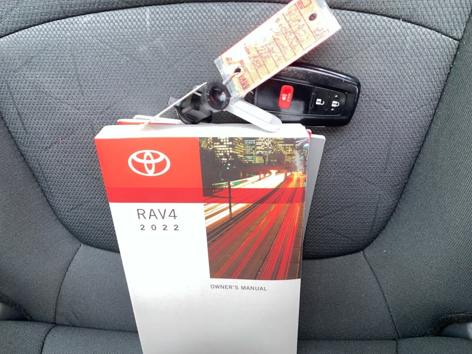 2022 Toyota RAV4 XLE