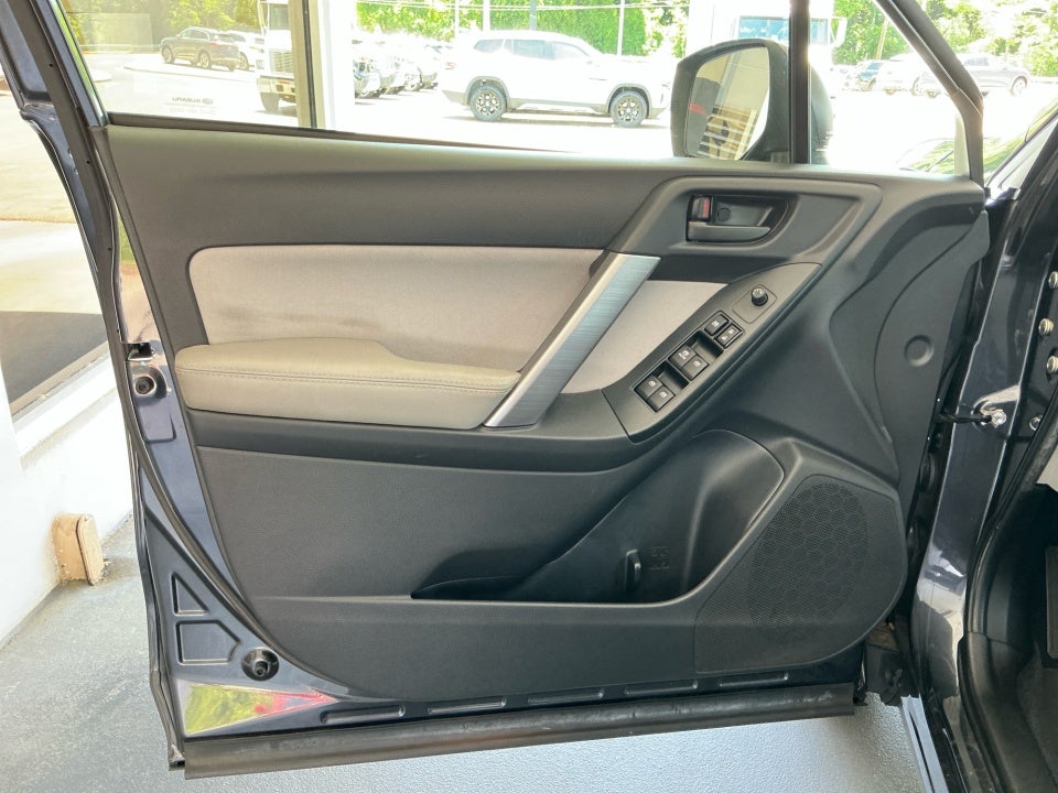 2016 Subaru Forester 2.5i