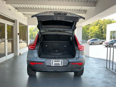 2023 Volvo XC40 B5 Plus Dark Theme