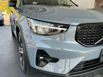 2023 Volvo XC40 B5 Plus Dark Theme