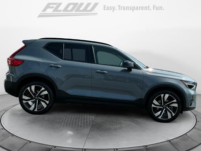 2023 Volvo XC40 B5 Plus Dark Theme