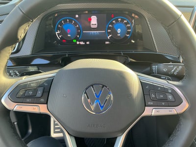 2026 Volkswagen Atlas Cross Sport 2.0T SEL R-Line Black