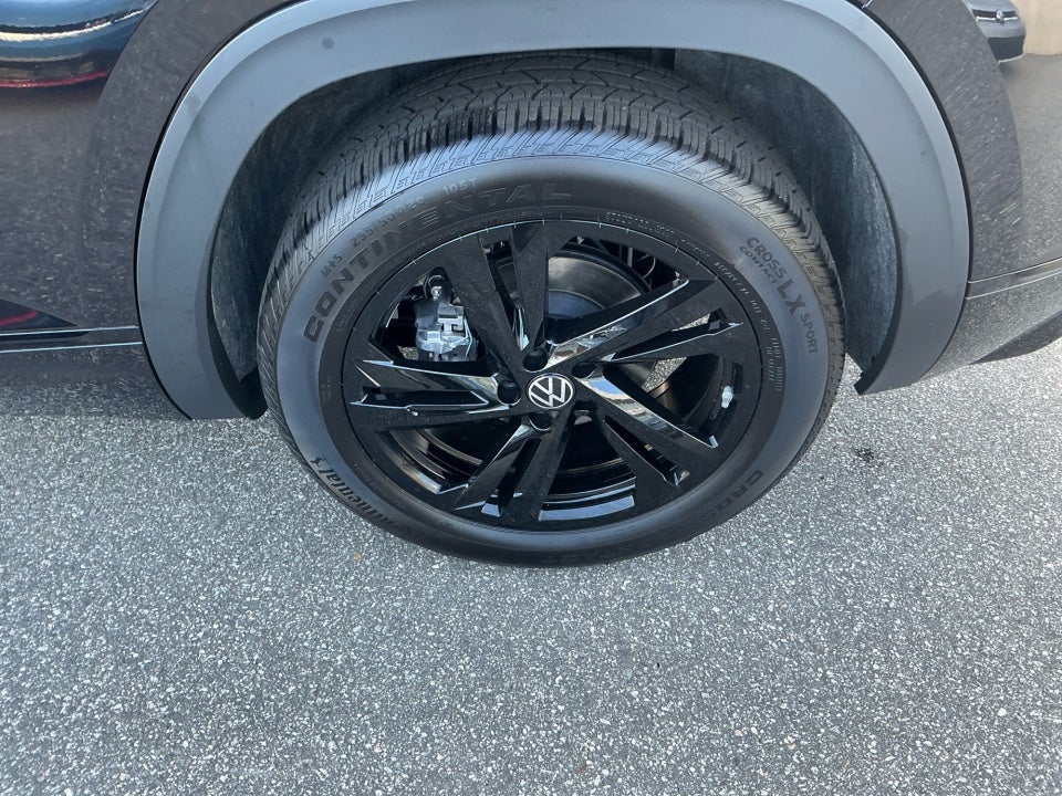 2026 Volkswagen Atlas Cross Sport 2.0T SEL R-Line Black