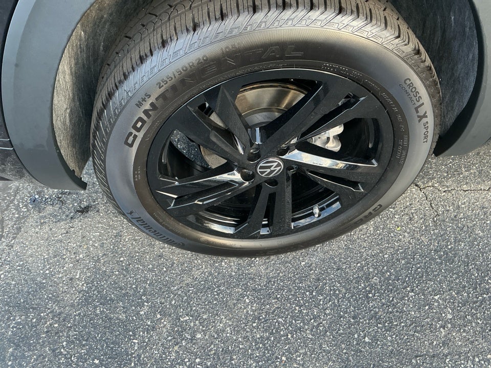 2026 Volkswagen Atlas Cross Sport 2.0T SEL R-Line Black