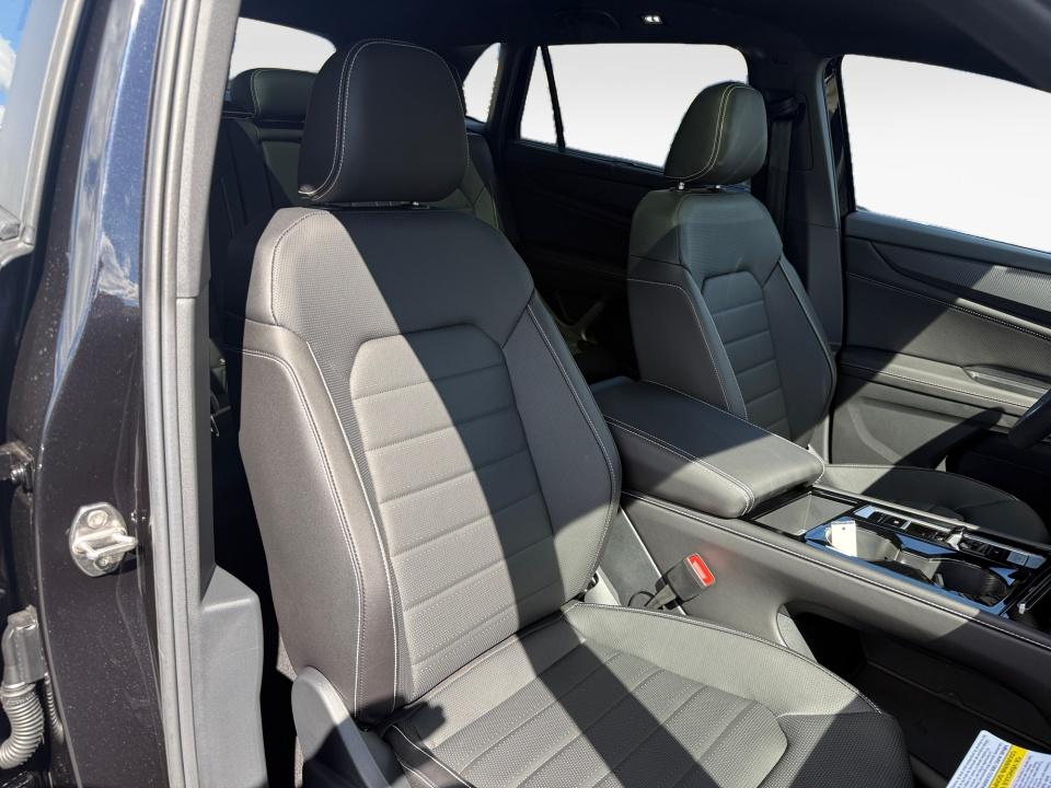 2026 Volkswagen Atlas Cross Sport 2.0T SEL R-Line Black