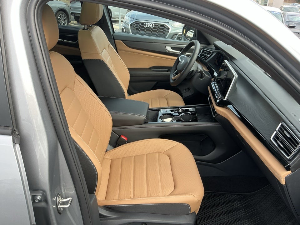 2026 Volkswagen Atlas Cross Sport SEL R-Line Black