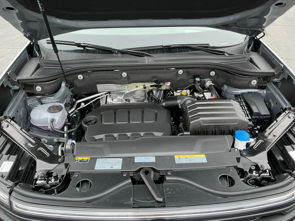 2026 Volkswagen Atlas Cross Sport SEL R-Line Black