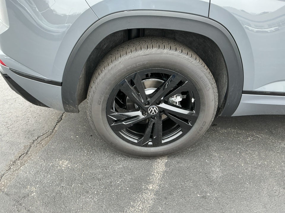 2026 Volkswagen Atlas Cross Sport SEL R-Line Black