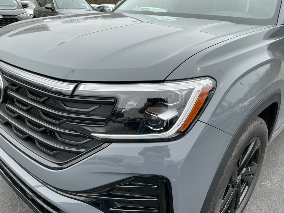 2026 Volkswagen Atlas Cross Sport SEL R-Line Black