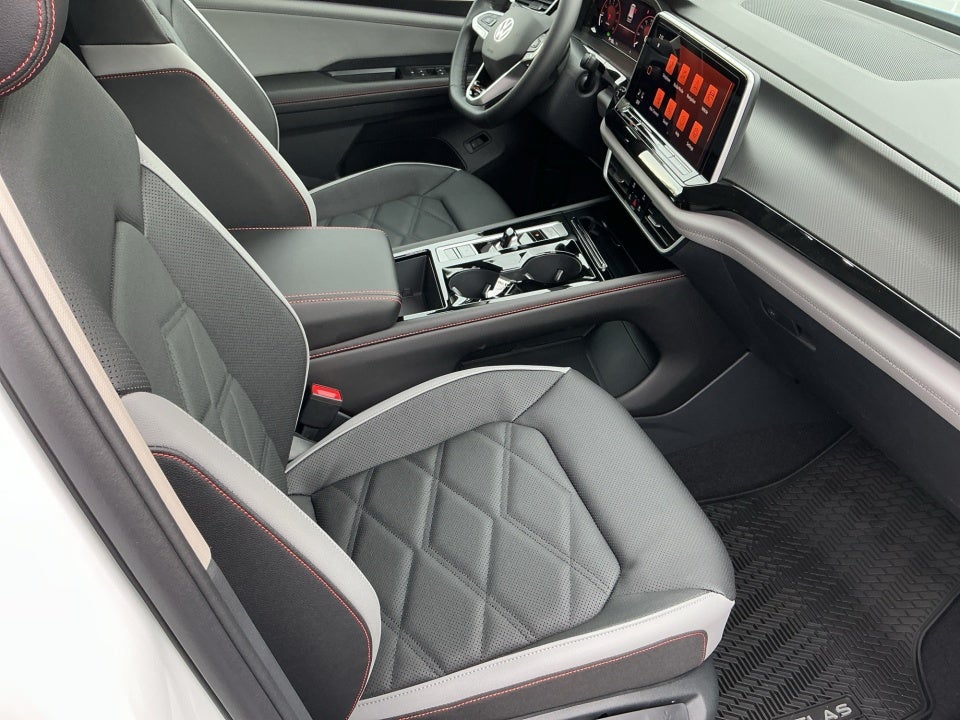 2026 Volkswagen Atlas Peak Edition