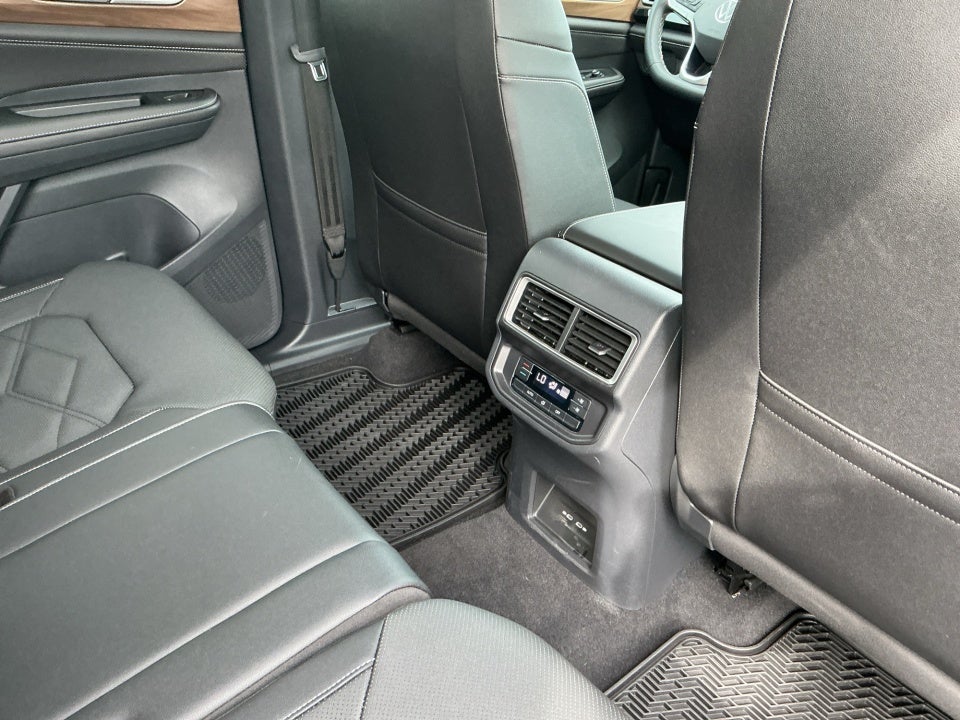 2025 Volkswagen Atlas 2.0T SE