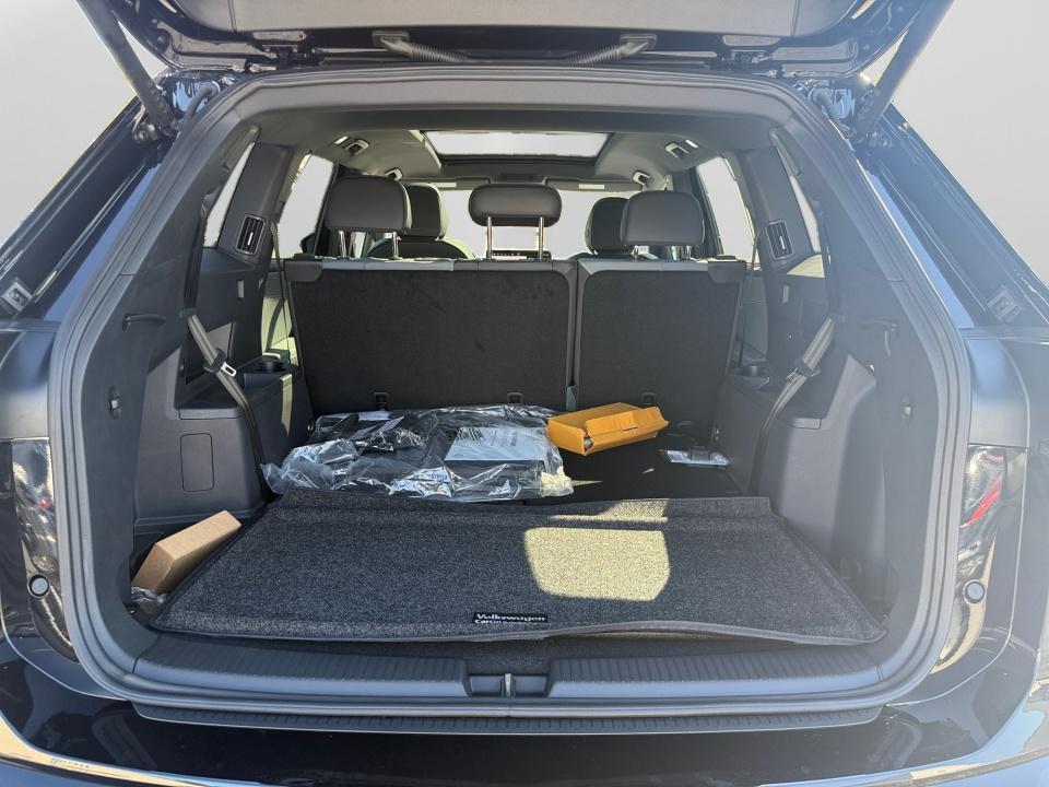 2027 Volkswagen Atlas SEL Premium R-Line