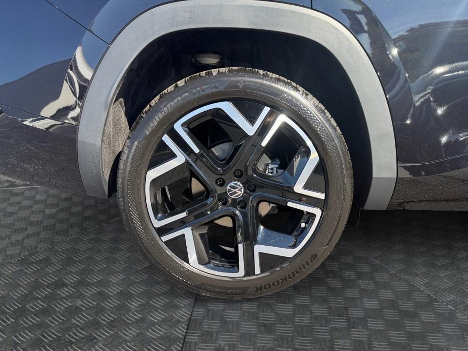2027 Volkswagen Atlas SEL Premium R-Line