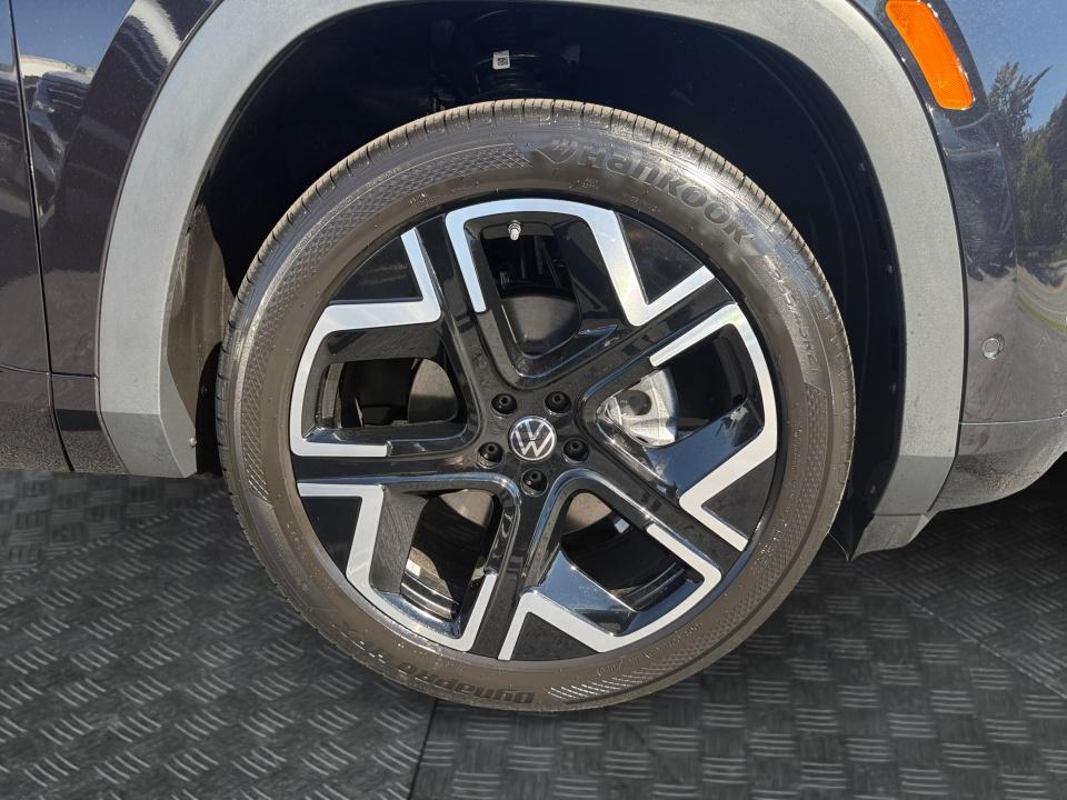 2027 Volkswagen Atlas SEL Premium R-Line