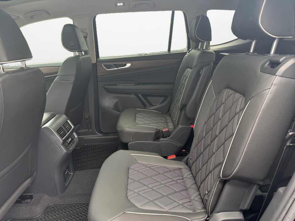 2026 Volkswagen Atlas SEL Premium R-Line